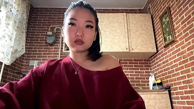 EmmaLeexth online show from 03-30-26, 10:39