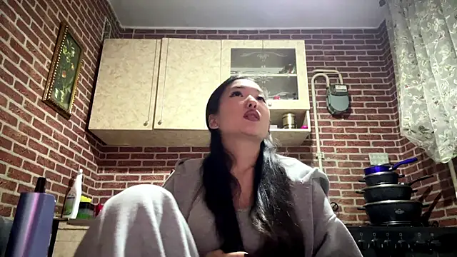 EmmaLeexth online show from 01-14-26, 02:42