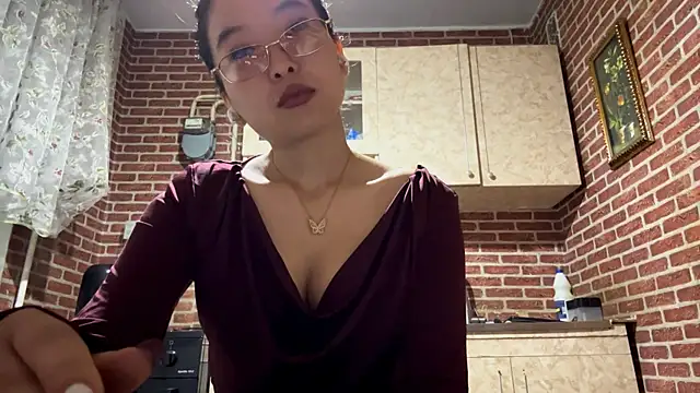 Snapshot of EmmaLeexth chatting on 09-26-25, 01:18 EmmaLeexth online show from 09-26-25, 01:18