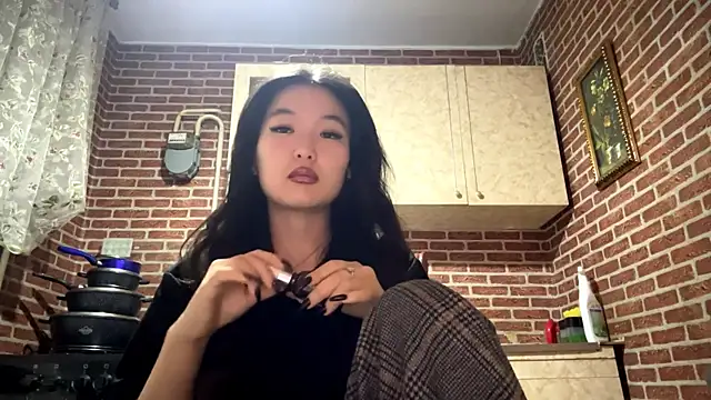 EmmaLeexth online show from 01-10-26, 02:01