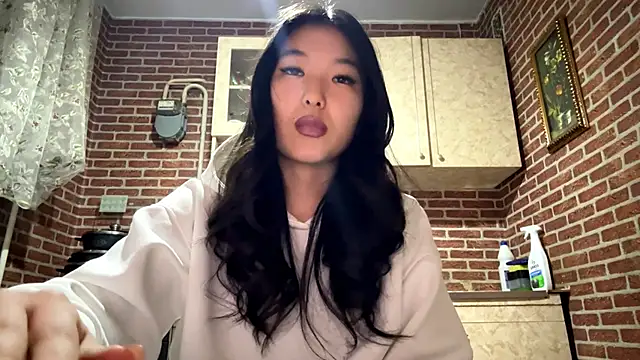 EmmaLeexth online show from 02-09-26, 02:04