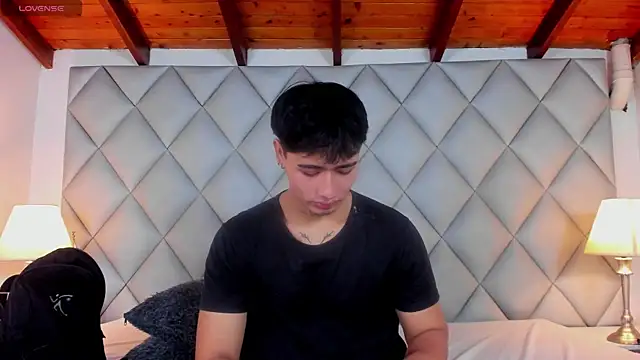 Clement Reyes online show from 11-23-25, 04:28