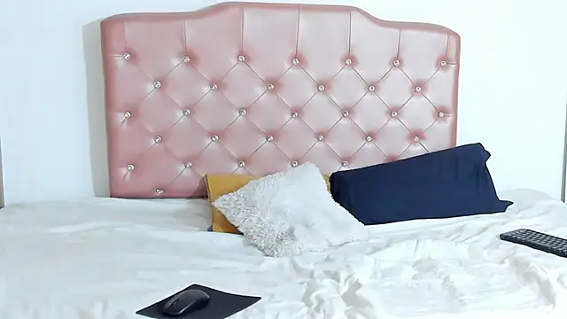 IslaRose7 online show from 03-05-26, 12:46