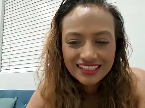 Snapshot of Queen-Of-The-South chatting on 10-08-25, 08:31 Queen-Of-The-South online show from 10-08-25, 08:31