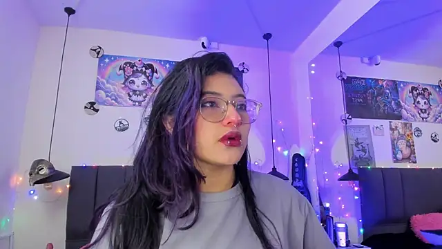 SabrinaV  online show from 06-11-26, 11:18