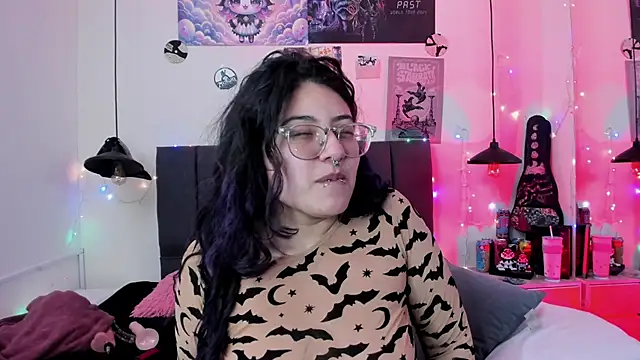 SabrinaV  online show from 05-19-26, 11:28