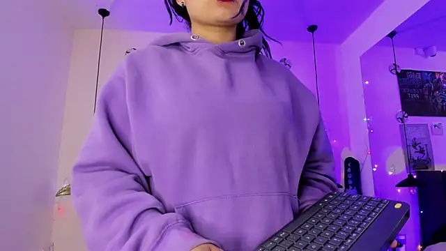 SabrinaV  online show from 05-26-26, 11:19
