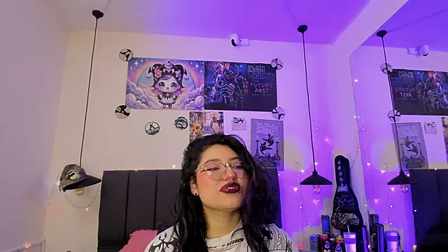 SabrinaV  online show from 06-04-26, 11:26