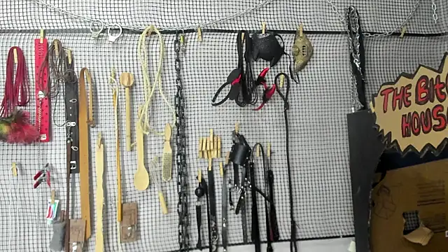 Snapshot of BDSM_MEDUZA chatting on 02-16-26, 05:06 BDSM MEDUZA online show from 02-16-26, 05:06