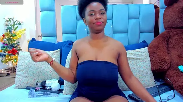 hazellanee online show from 11-25-25, 05:30