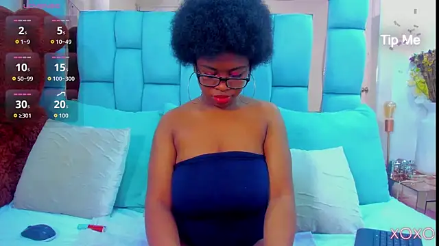 hazellanee online show from 04-05-26, 01:23