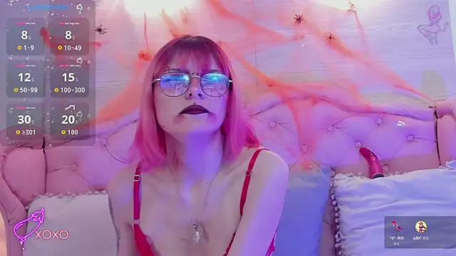 Snapshot of Rossiie_Hunt_ chatting on 10-14-25, 04:18 Rossiie Hunt online show from 10-14-25, 04:18