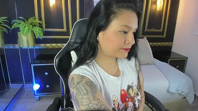 nare celebi  online show from 10-18-25, 08:33