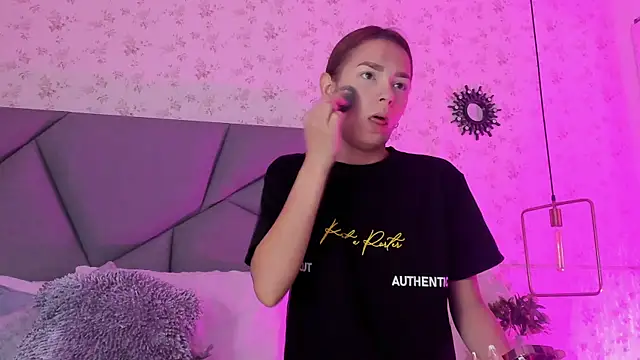 meganandtylerr19 online show from 11-18-25, 11:46