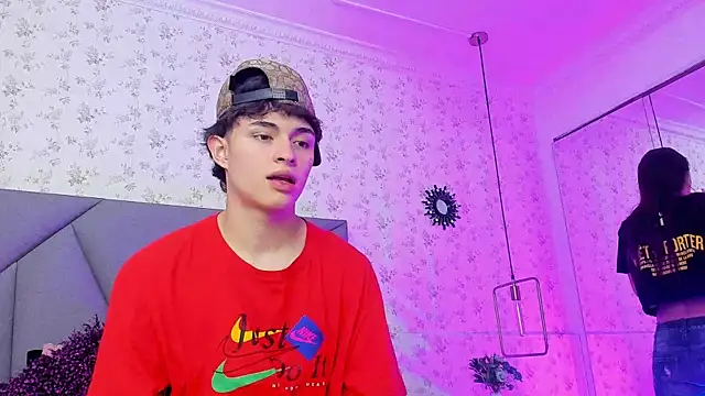 meganandtylerr19 online show from 12-03-25, 12:15