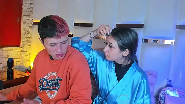 Snapshot of ANLLELOAndANGELA chatting on 02-11-26, 04:40 ANLLELOAndANGELA online show from 02-11-26, 04:40