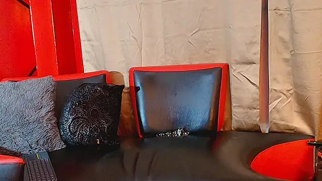 Selenegomezz online show from 11-03-25, 07:39