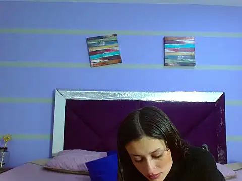 Emily Swiftt online show from 11-11-25, 11:31