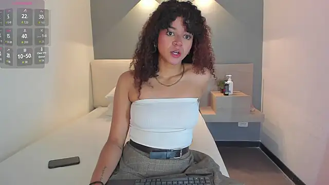 Snapshot of rossvega chatting on 10-12-25, 08:10 rossvega online show from 10-12-25, 08:10
