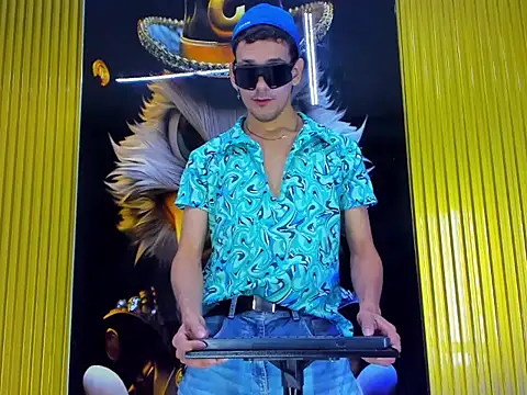 Snapshot of Noha_Deluxe chatting on 09-26-25, 02:24 Noha Deluxe online show from 09-26-25, 02:24
