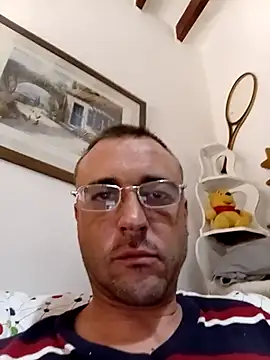 Snapshot of santy56 chatting on 05-07-26, 08:23 santy56 online show from 05-07-26, 08:23