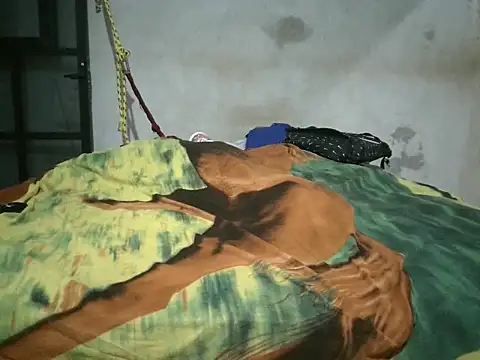 Snapshot of Alcee490 chatting on 10-21-25, 05:40 Alcee490 online show from 10-21-25, 05:40