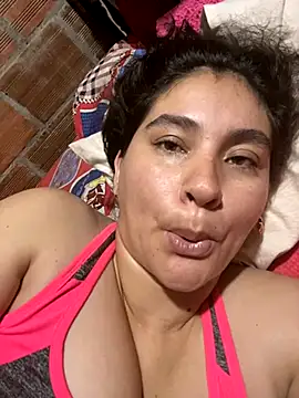 Snapshot of lunasexyhot18 chatting on 10-11-25, 06:42 lunasexyhot18 online show from 10-11-25, 06:42