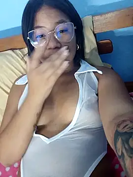 Snapshot of little_onixx chatting on 10-10-25, 11:11 little onixx online show from 10-10-25, 11:11