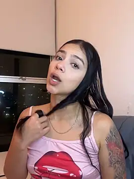 Snapshot of Mia_fire666 chatting on 12-05-25, 02:32 Mia fire666 online show from 12-05-25, 02:32