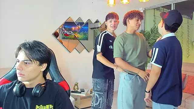 Snapshot of Houseofwarrios chatting on 03-04-26, 05:15 Houseofwarrios online show from 03-04-26, 05:15