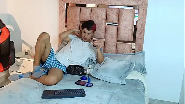 DemianSalvatore online show from 11-30-25, 07:25