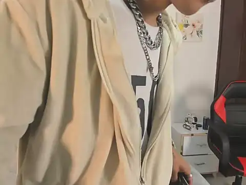 DemianSalvatore online show from 10-07-25, 05:25