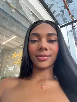 Snapshot of Savannahfisher chatting on 06-18-26, 04:45 Savannahfisher online show from 06-18-26, 04:45