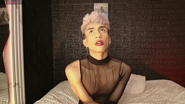 Snapshot of Erick_Velveth chatting on 10-12-25, 10:11 Erick Velveth online show from 10-12-25, 10:11