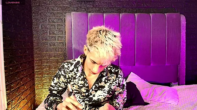 Snapshot of Erick_Velveth chatting on 11-07-25, 09:08 Erick Velveth online show from 11-07-25, 09:08