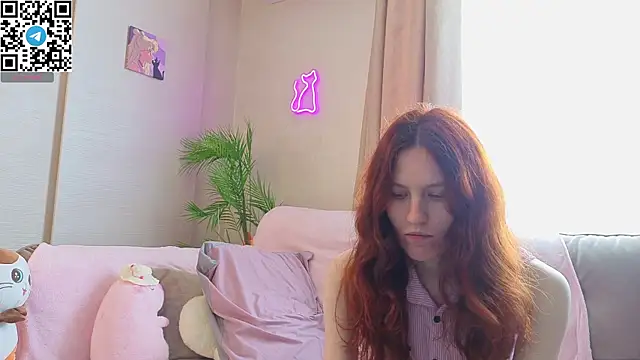 Snapshot of Little_rosy chatting on 06-12-26, 04:32 Little rosy online show from 06-12-26, 04:32