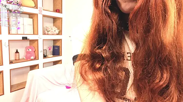 Snapshot of Little_rosy chatting on 10-20-25, 04:25 Little rosy online show from 10-20-25, 04:25
