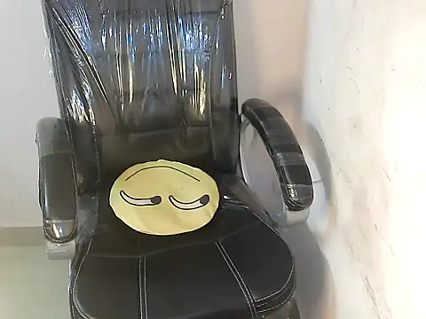 bold kiara online show from 10-19-25, 04:26