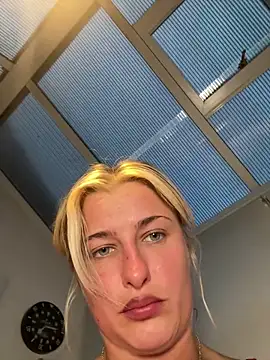 BabyBluexox online show from 04-26-26, 07:33