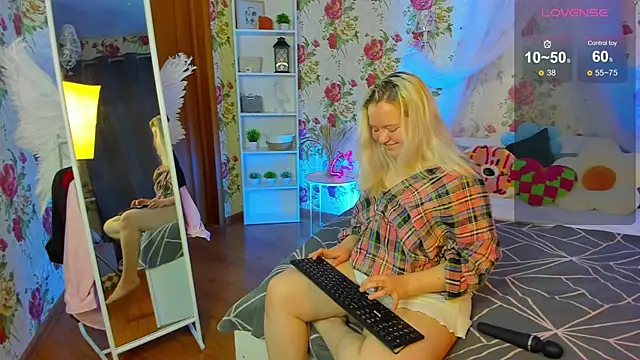 RoseThomas  online show from 11-23-25, 09:41