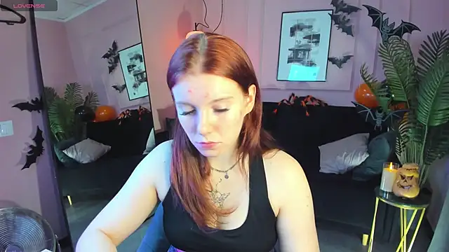 Layla Glam online show from 11-03-25, 05:34