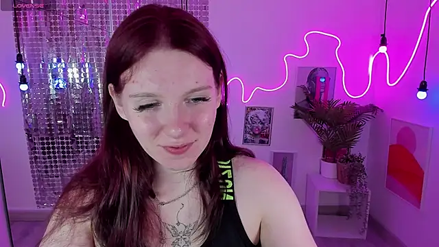 Layla Glam online show from 10-10-25, 01:34