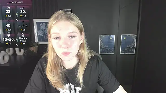 Layla Glam online show from 09-26-25, 01:18