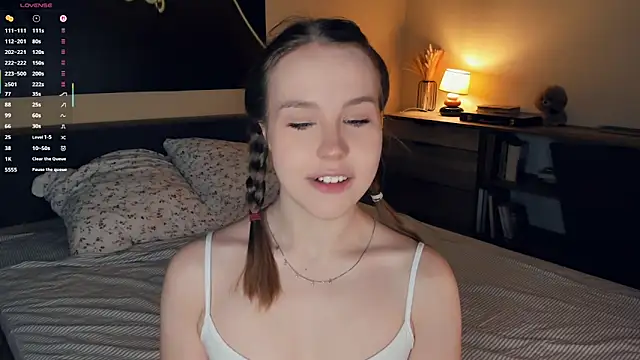 MaliaBourraine online show from 12-17-25, 07:02