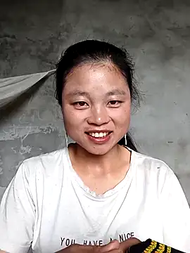 Snapshot of clara-cute chatting on 10-04-25, 04:47 clara-cute online show from 10-04-25, 04:47