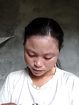 Snapshot of clara-cute chatting on 09-23-25, 05:03 clara-cute online show from 09-23-25, 05:03
