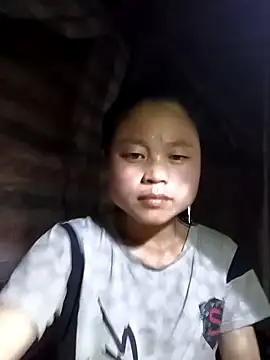 Snapshot of clara-cute chatting on 10-17-25, 12:40 clara-cute online show from 10-17-25, 12:40