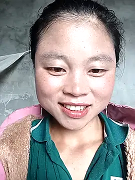Snapshot of clara-cute chatting on 10-01-25, 05:01 clara-cute online show from 10-01-25, 05:01