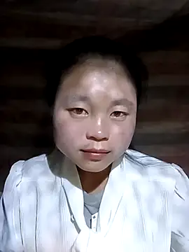 Snapshot of clara-cute chatting on 10-09-25, 01:33 clara-cute online show from 10-09-25, 01:33
