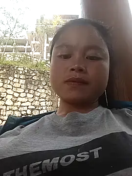 Snapshot of clara-cute chatting on 10-11-25, 04:46 clara-cute online show from 10-11-25, 04:46